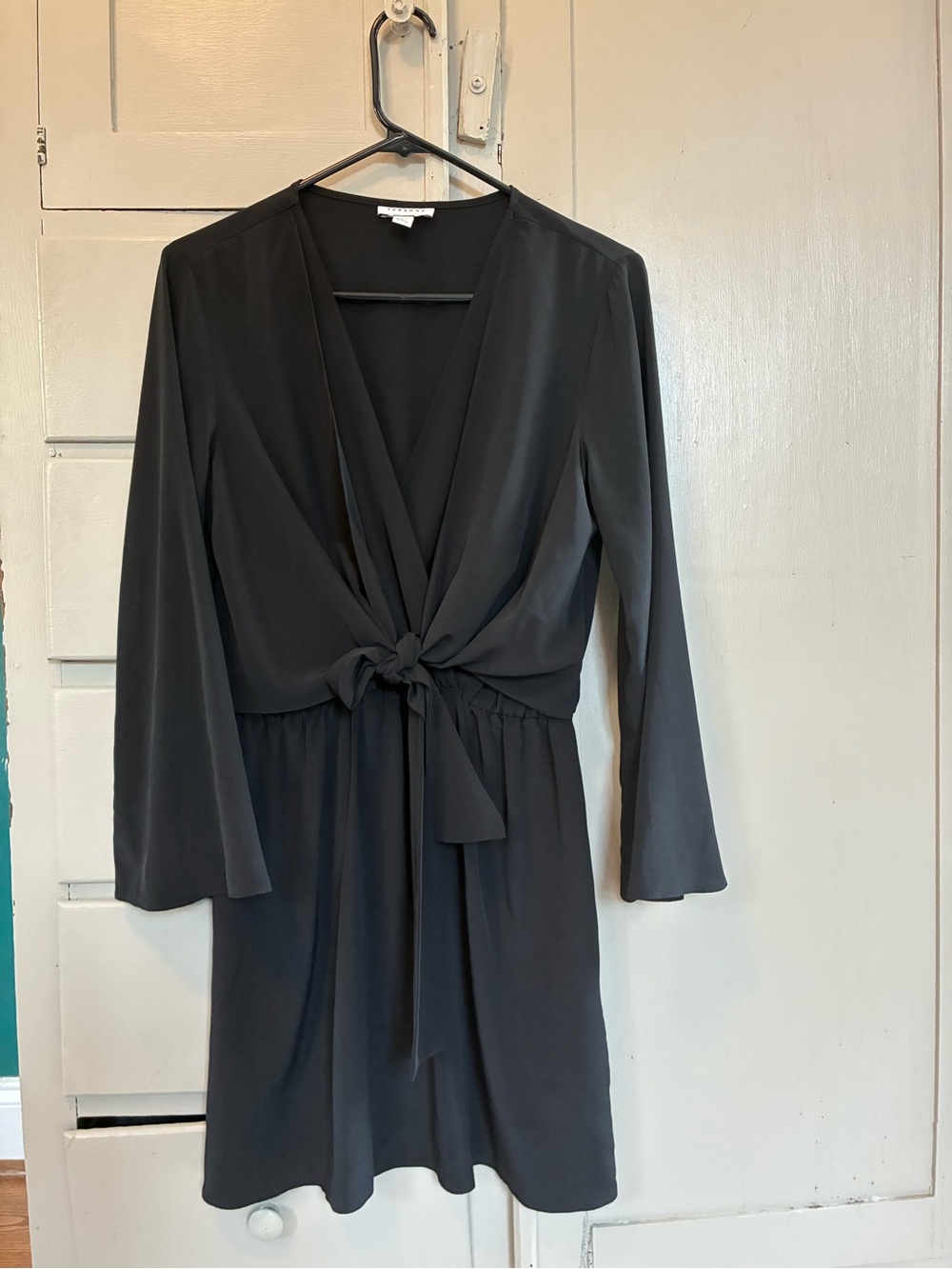 Women's Black Tie-Front Long Sleeve Dress